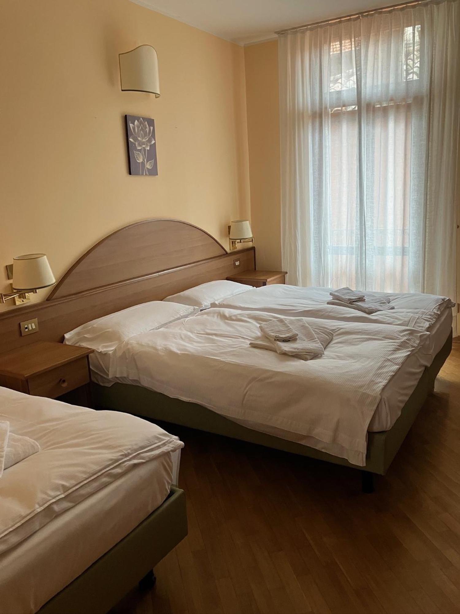 Hotel Saini With Air Conditioning Stresa Exterior photo